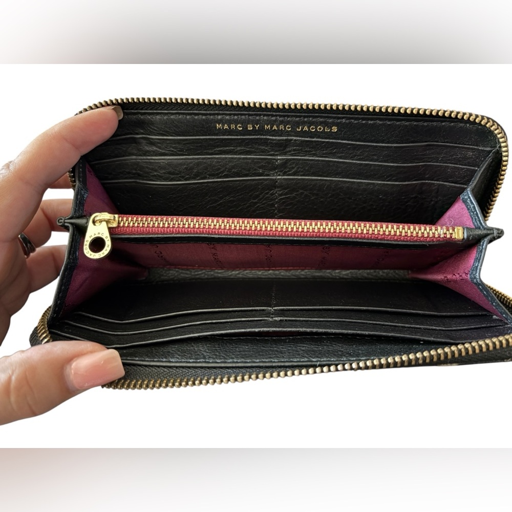 Marc Jacobs Checkered long zippered Wallet - Picture 7 of 12